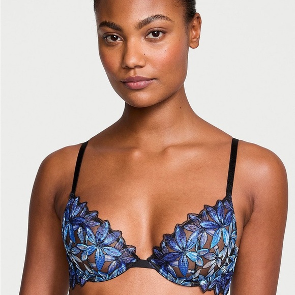 NWT Victoria's Secret VERY SEXY
Ziggy Glam Floral Embroidery Low-Cut Demi Bra - Picture 1 of 7